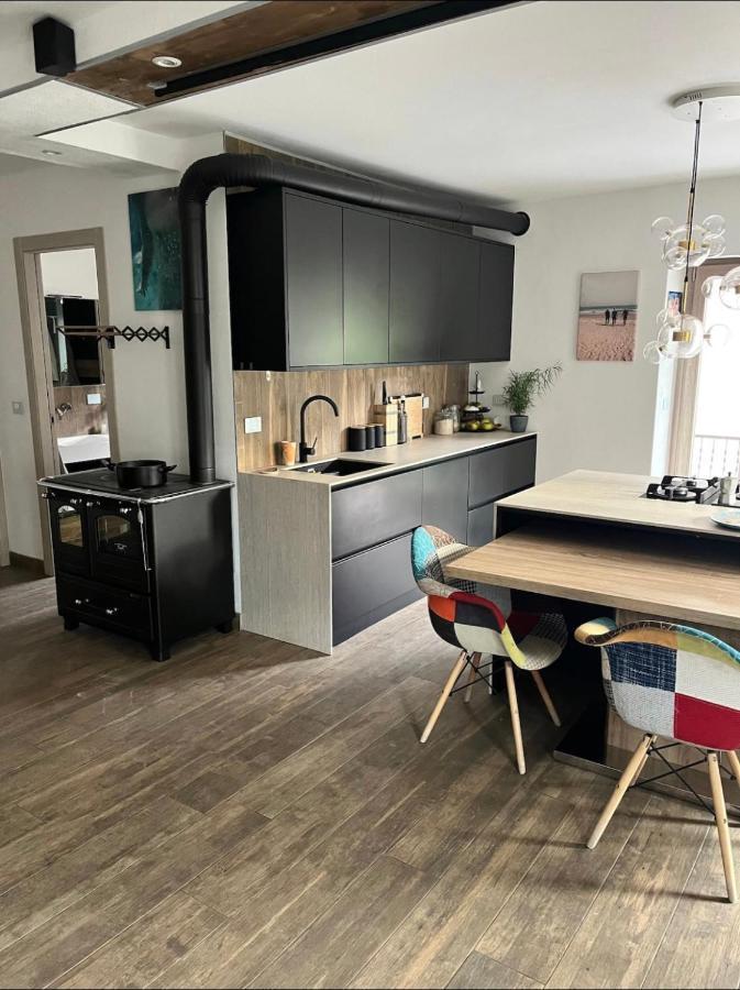 Luce Private Deluxe Apartment Near The Station Tirano Eksteriør billede